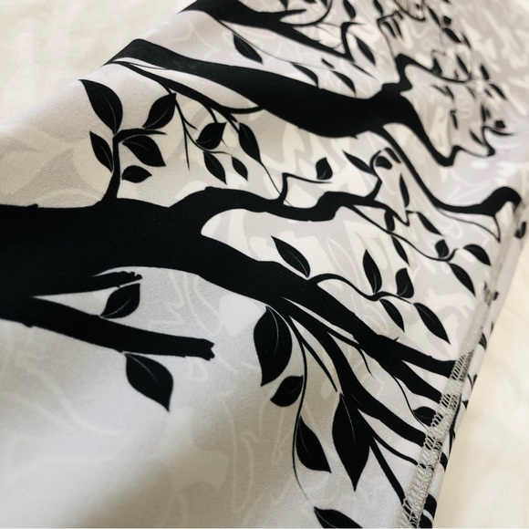 Noli Yoga Athletic Activewear Leggings Tree of Life Design - Picture 5 of 5